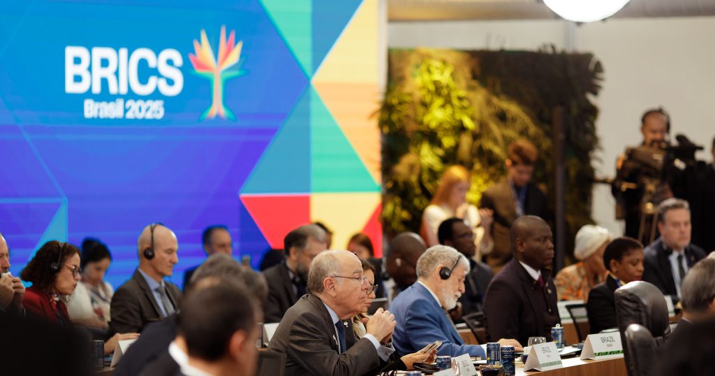 entre-avancos-e-silencios:-a-ausencia-de-“genocidio”-e-“venezuela”-na-declaracao-do-brics