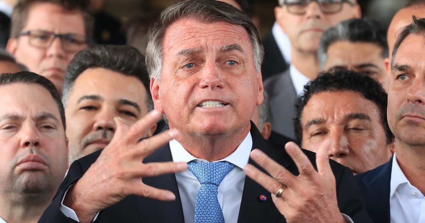 prisao-domiciliar-expoe-articulacao-de-bolsonaro-com-os-eua-contra-a-soberania-do-brasil