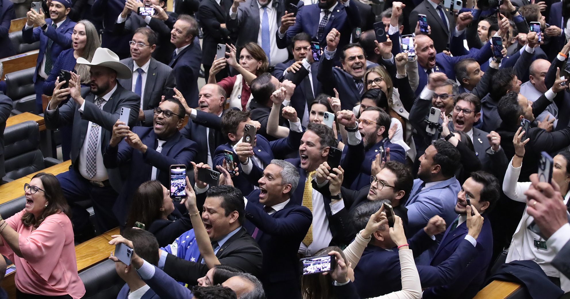 frei-beto-|-ali-baba-e-sua-corja-de-ladroes:-por-que-a-pec-da-blindagem-fracassou?