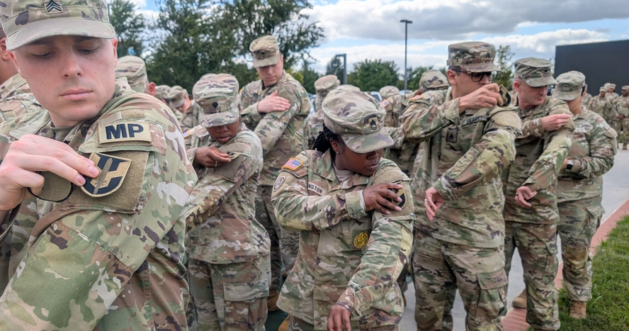 trump-declara-guerra-interna-e-promete-usar-cidades-como-campos-de-treinamento