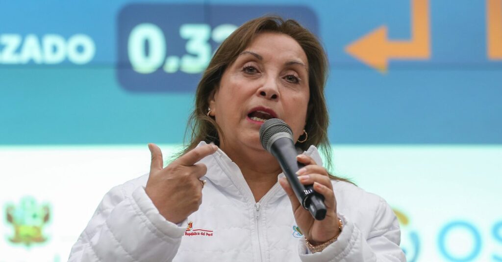 cai-dina-boluarte:-congresso-do-peru-afirma-“incapacidade-moral”-e-castillo-exige-restituicao