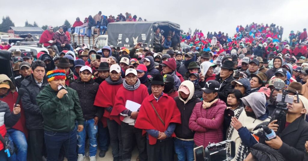 o-“paro”-nao-para:-protestos-no-equador-resistem-a-repressao-de-noboa-e-as-farsas-da-grande-midia