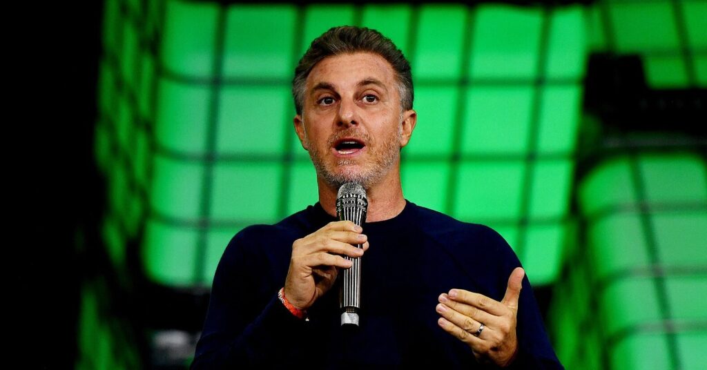 huck-e-o-verniz-da-compaixao:-entre-a-fala-publica-e-a-indiferenca-estrutural