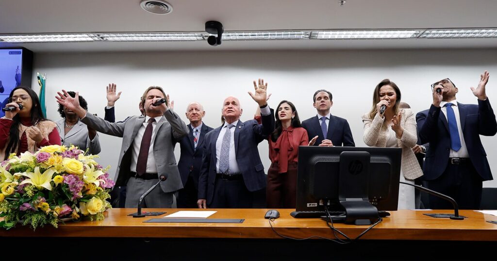 e-o-estado-laico?-historia-ensina-que-bancada-“crista”-no-congresso-e-erro-catastrofico