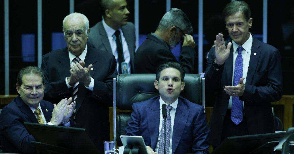 cannabrava-|-a-camara-mais-controvertida-da-historia-da-republica