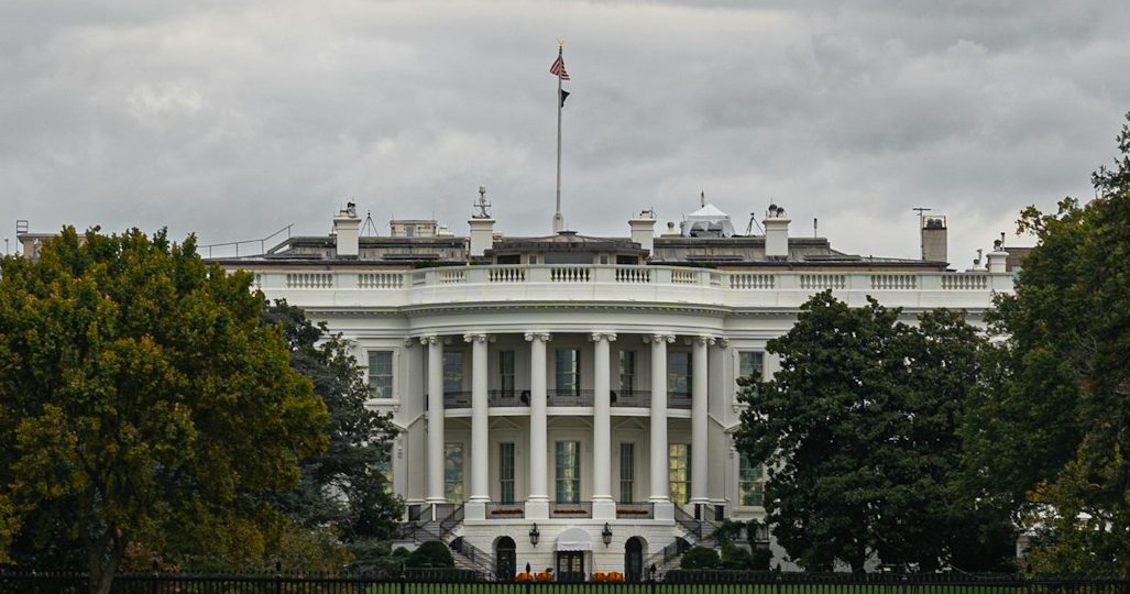 eua-|-casa-branca,-congresso-e-colapso-interno