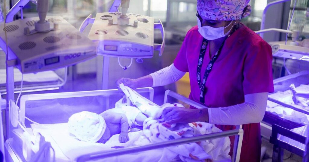 eua:-de-olho-nas-eleicoes,-democratas-apoiam-trump-na-asfixia-contra-cuba