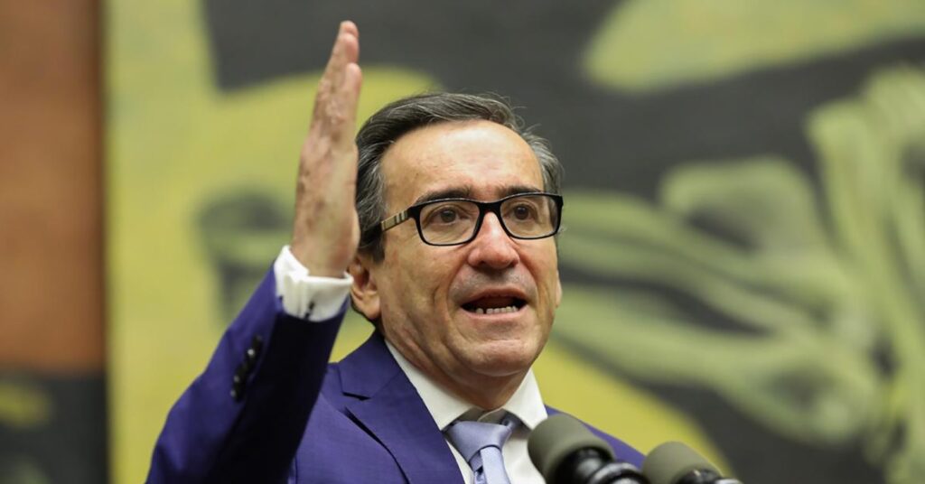 dezenas-de-barcos-foram-explodidos-no-caribe-pelos-eua,-denuncia-deputado-do-equador