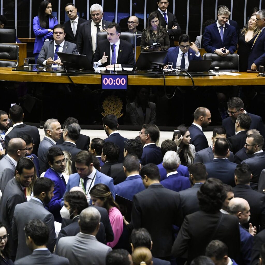 janela-partidaria-movimenta-135-deputados-de-20-partidos-e-reforca-maioria-conservadora