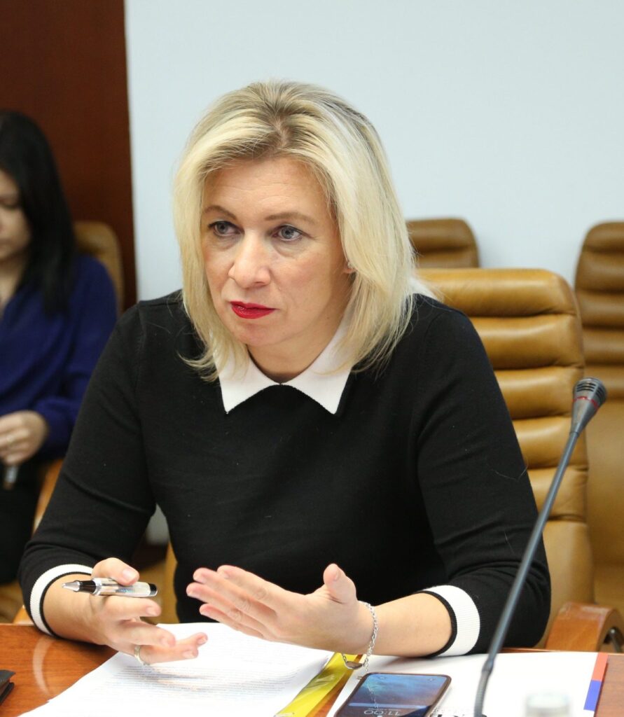 zakharova:-mundo-multipolar-ja-existe,-mas-ocidente-ainda-usa-dolar-e-tecnologia-como-armas