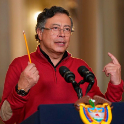 colombia:-petro-entrega-documentos-e-insiste-que-houve-fraude-na-eleicao-presidencial