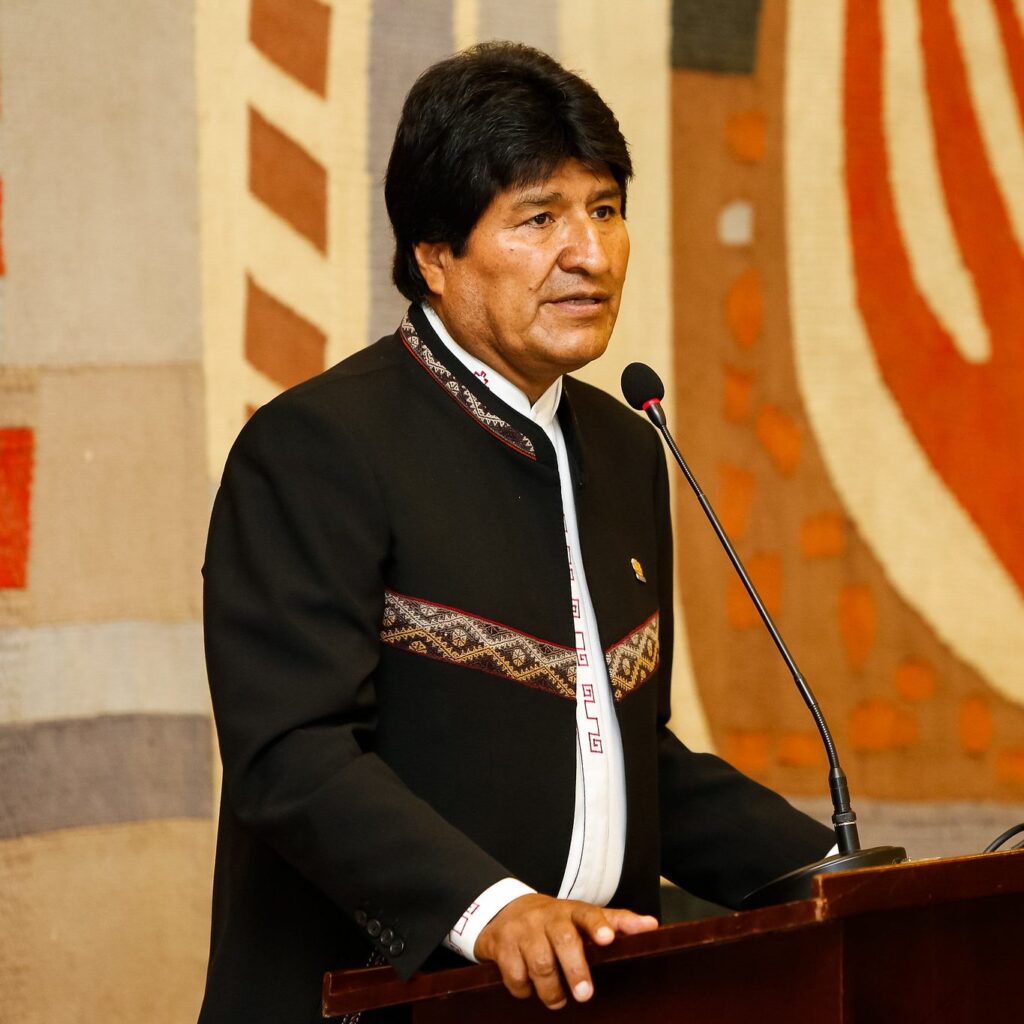 evo-morales-|-intelectual-boliviano-alerta-sobre-apagoes,-mortos-e-desaparecidos-no-chapare