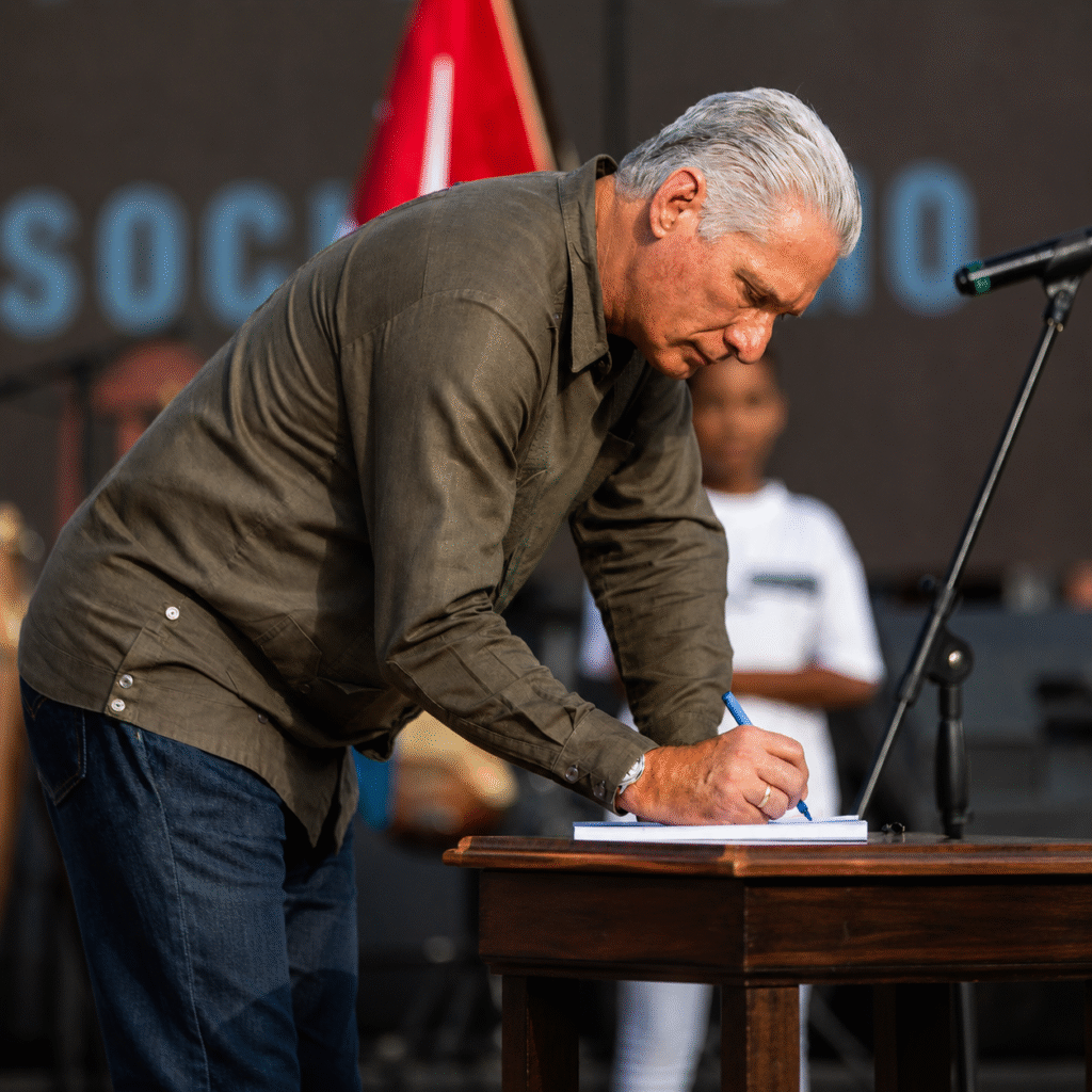 sob-pressao-dos-eua-e-dos-apagoes,-cuba-anuncia-abertura-parcial-da-economia