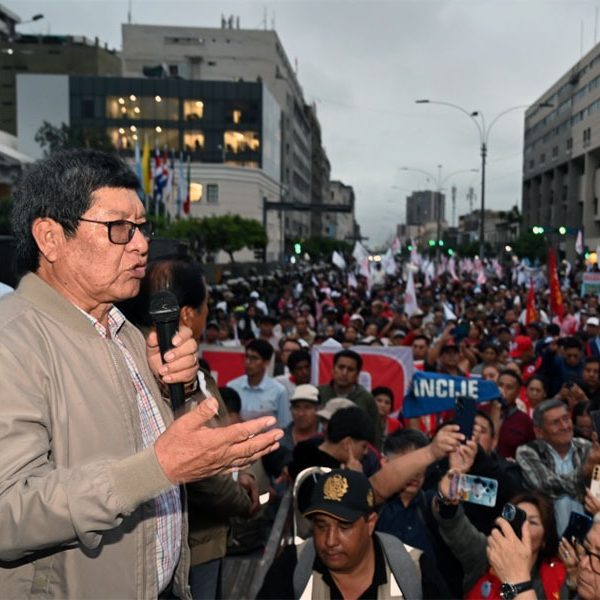 peru:-gasolina-38%-mais-cara-e-direitos-ameacados:-sindicalistas-peruanos-enfrentam-governo-keiko