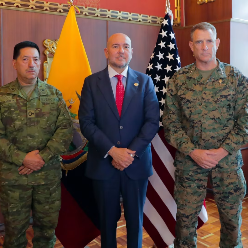 equador:-50-militares-dos-eua-participam-de-operacoes-policiais-no-pais-que-prendem-mais-de-30